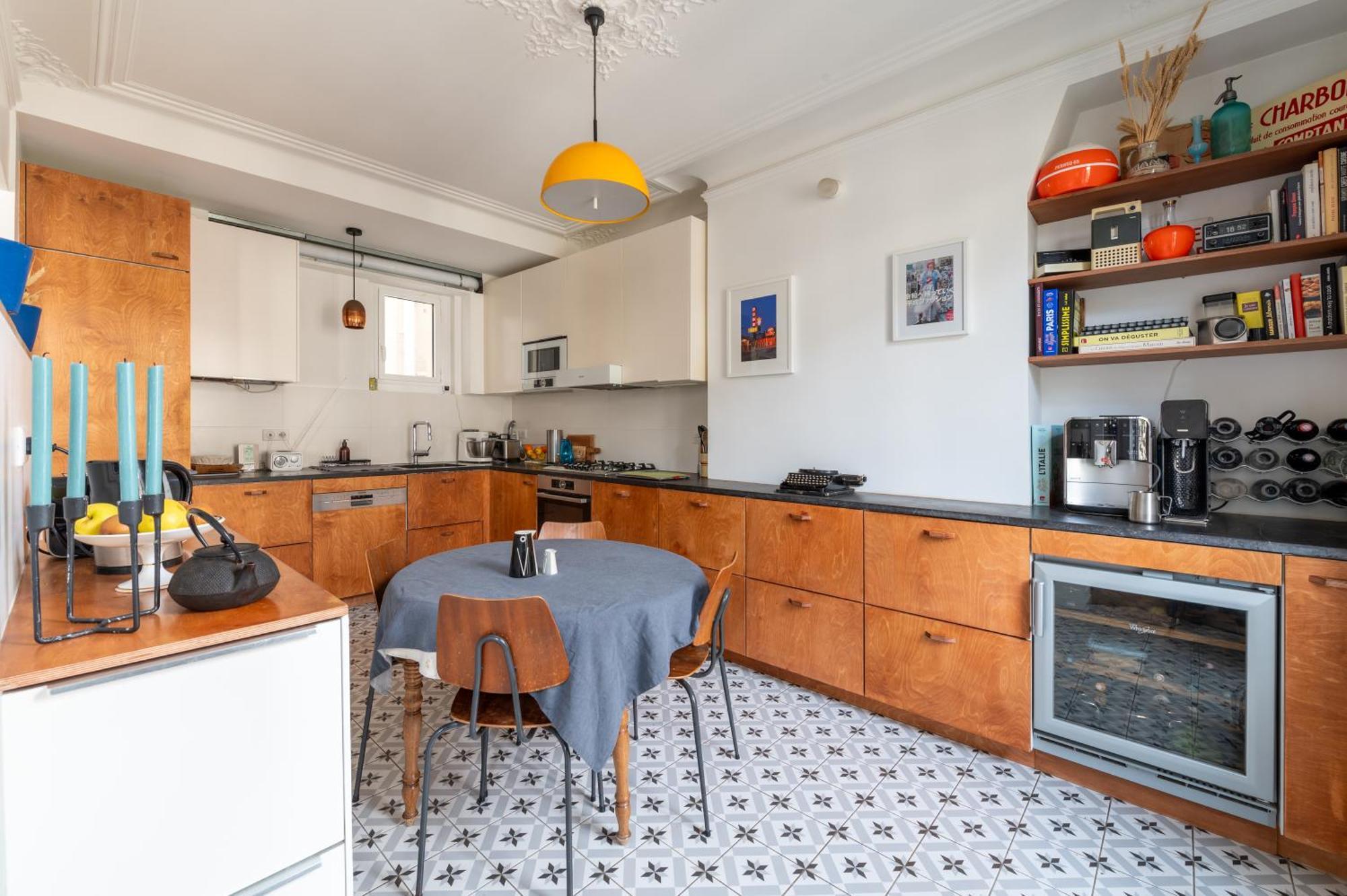 Spacious And Elegant 3bd Apartmentrochechouart Appartement Parijs