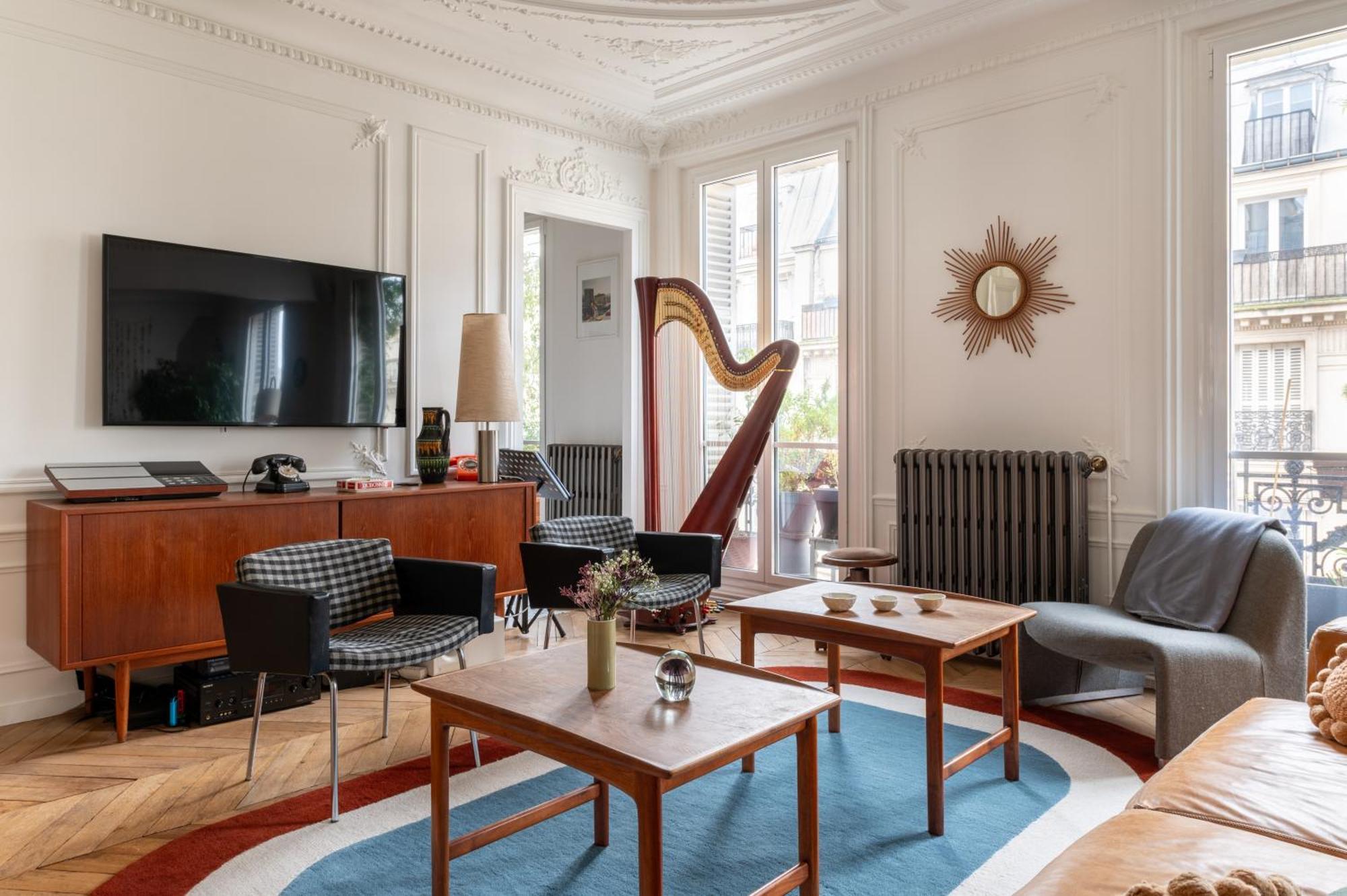 Spacious And Elegant 3bd Apartmentrochechouart Parijs