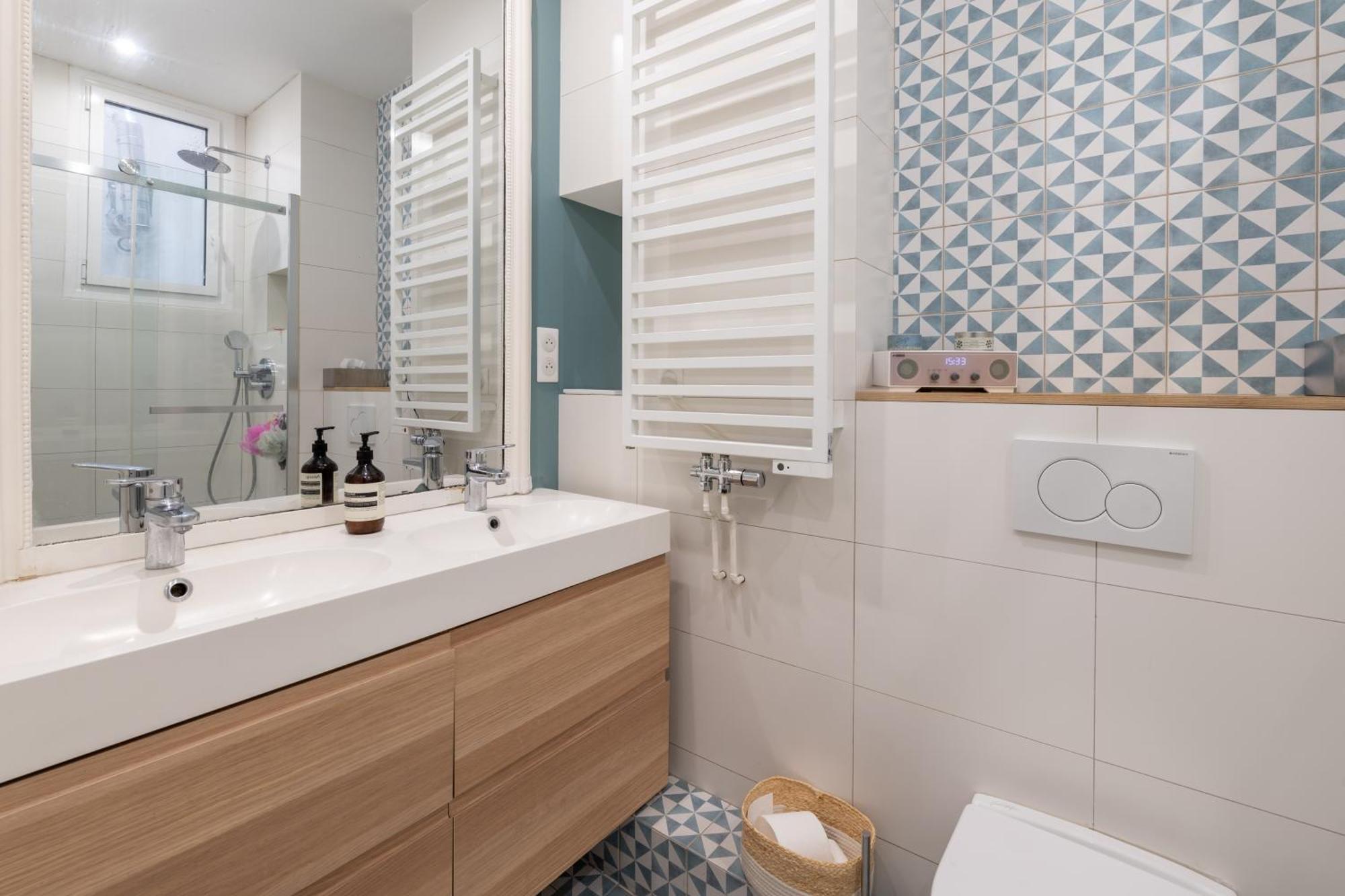 Spacious And Elegant 3bd Apartmentrochechouart Appartement Parijs